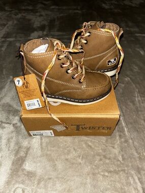 NWT Twister Kids Brown Canvas Lace-Up Ankle Boots with Multicolor Laces 7